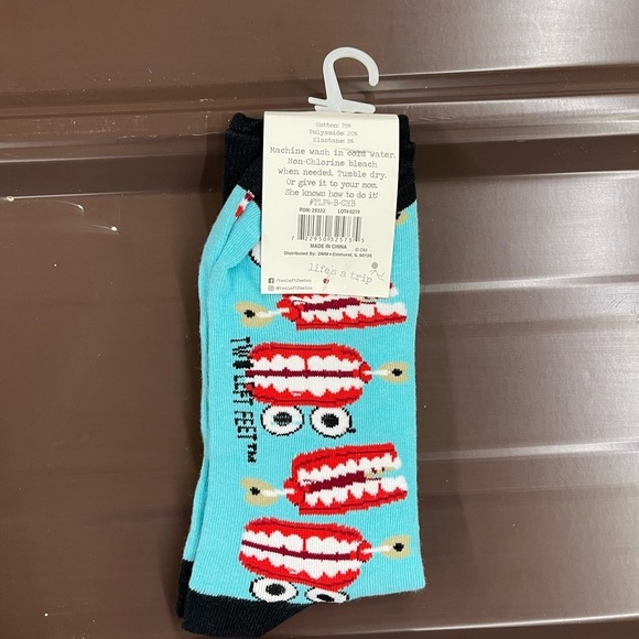 Two Left Feet Chatterbox Chattering Teeth socks unisex womens 10/12 mens 8.5-13 - Picture 3 of 4
